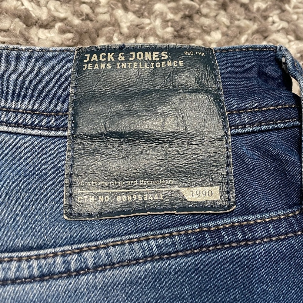 Jack & Jones Distressed Blue Jean - Picture 8 of 10